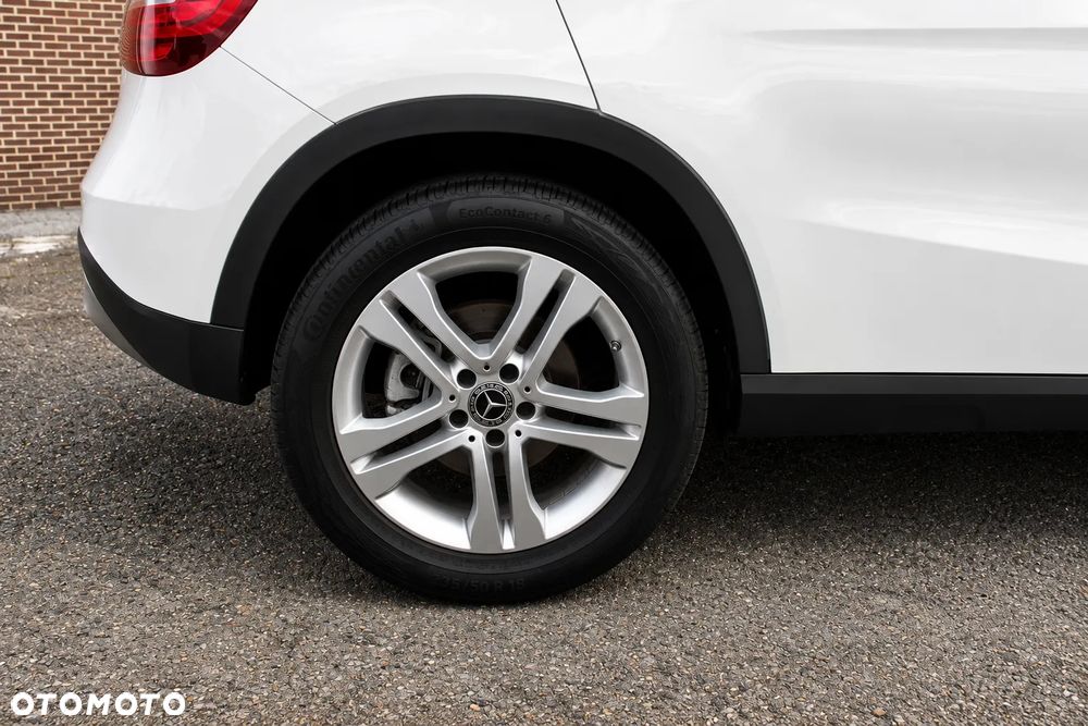 Mercedes-Benz GLA 250 4Matic 7G-DCT AMG Line - 10