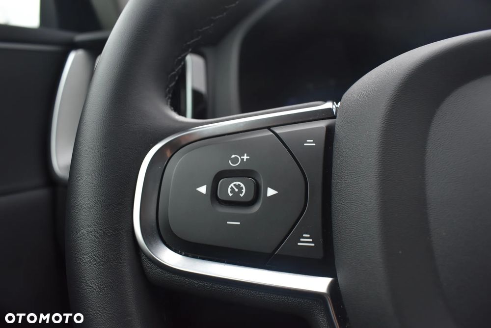 Volvo XC 60 B4 B Momentum Pro - 31