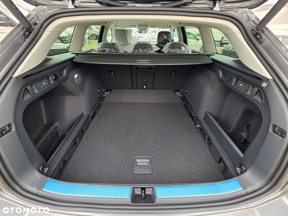 Volkswagen Passat Variant 2.0 TDI SCR Business Plus DSG - 8