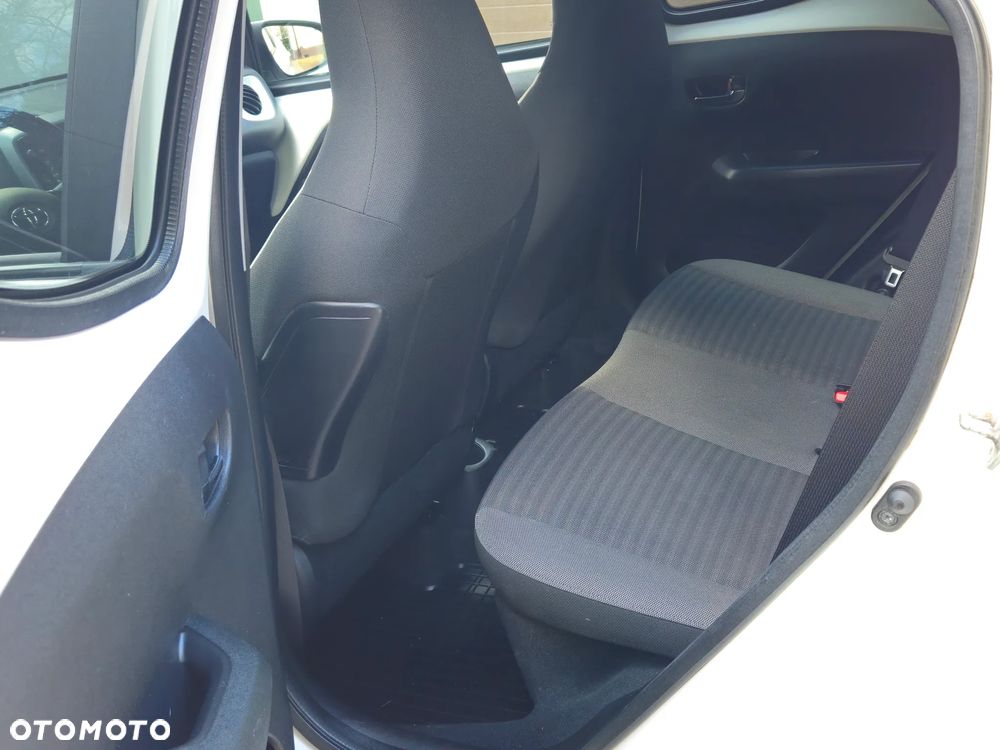 Toyota Aygo x-cite - 13