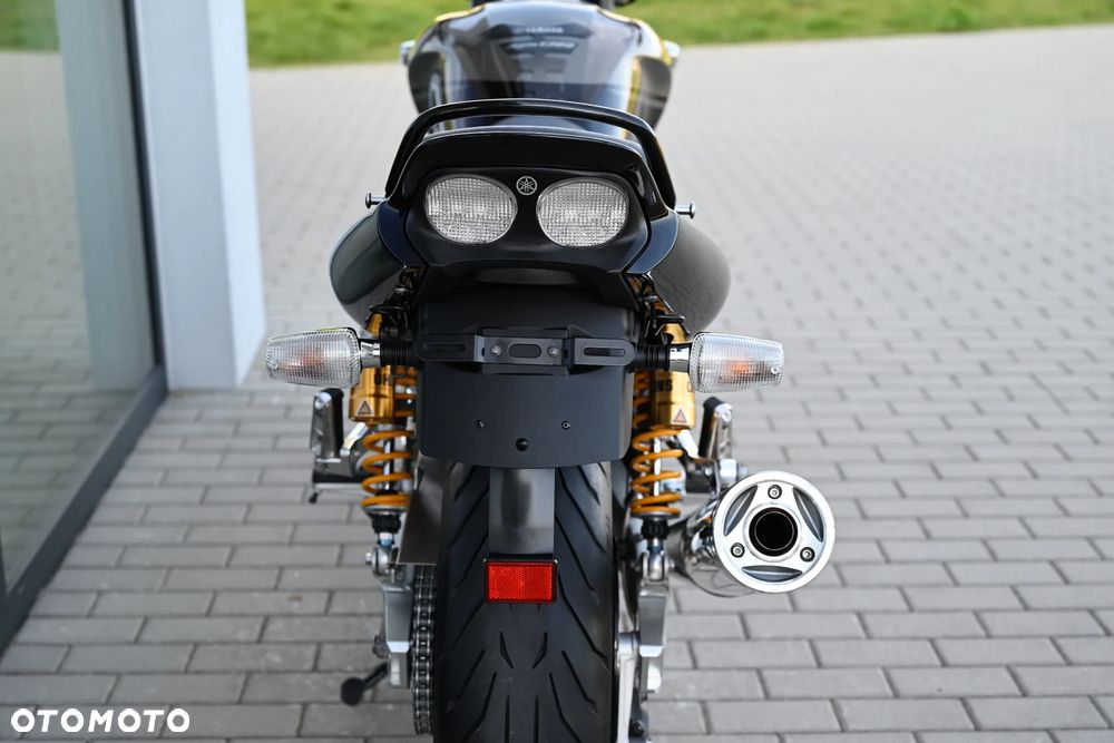 Yamaha XJR - 24