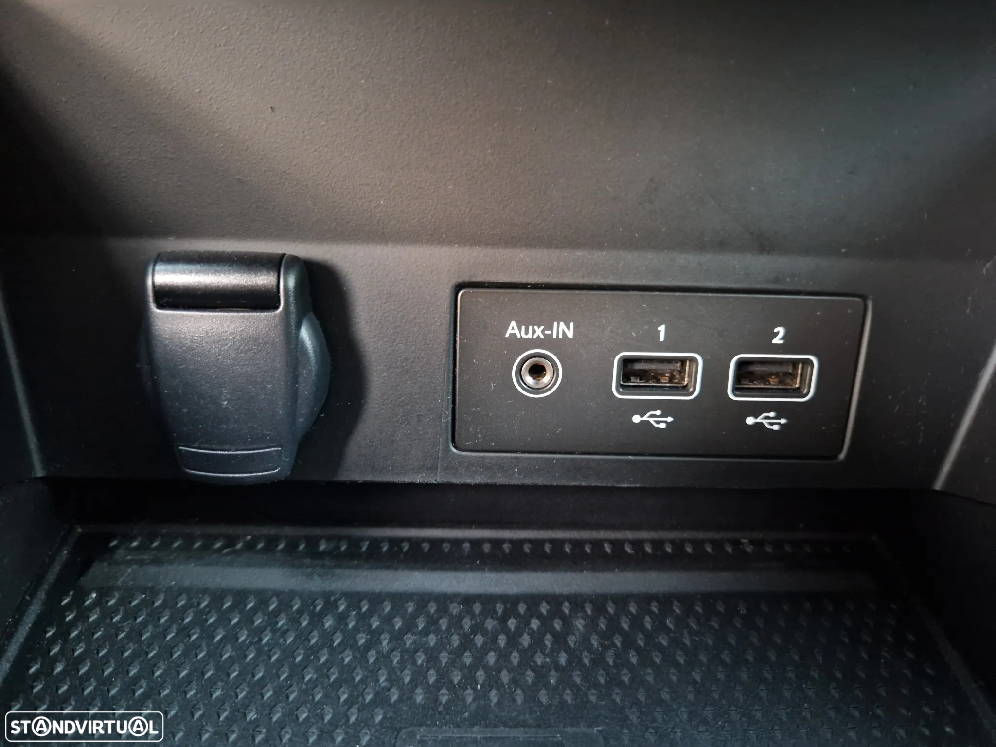 Renault Captur 1.0 TCe Techno Bi-Fuel - 24