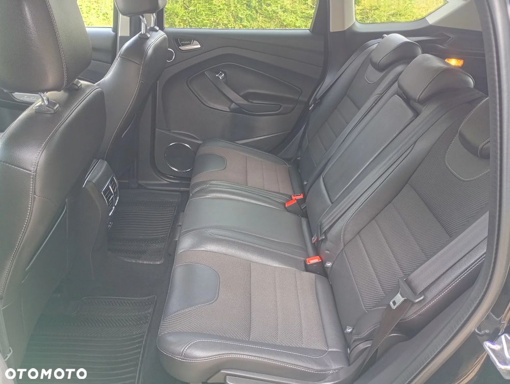Ford Kuga 2.0 TDCi 2x4 Titanium - 23