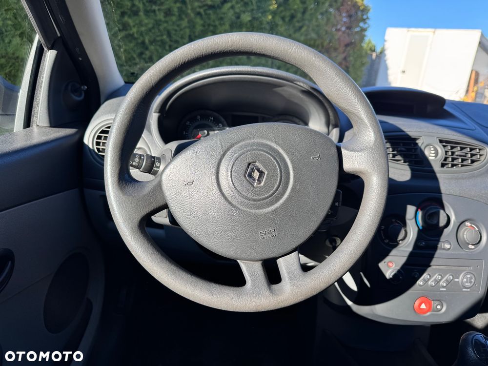 Renault Clio - 18