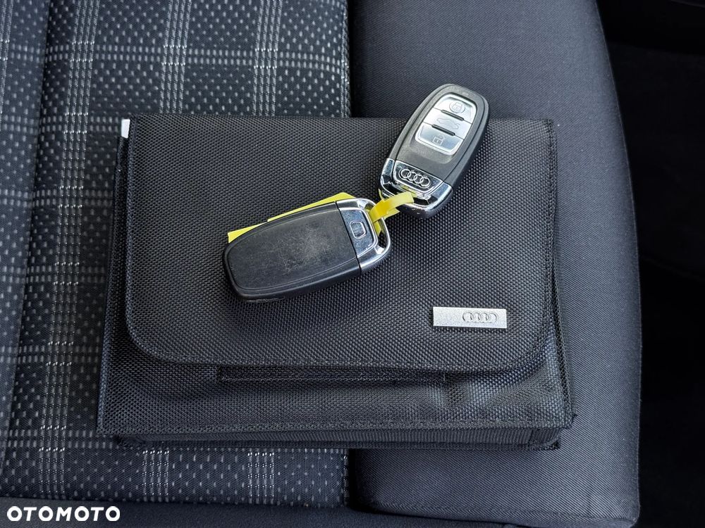 Audi A4 Avant 2.0 TDI S tronic quattro - 27