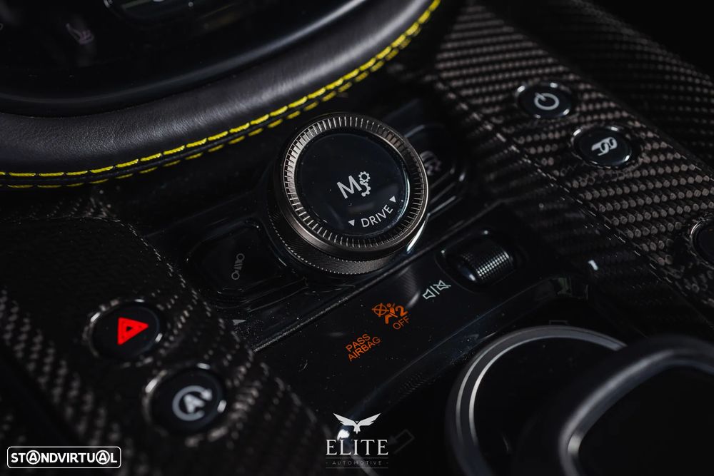 Aston Martin DBX 707 - 13