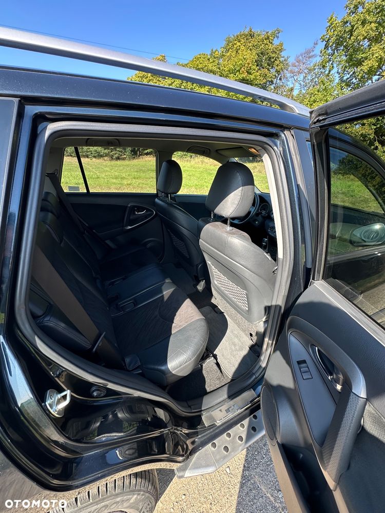 Toyota RAV4 - 16