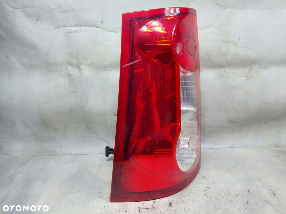 Lampa Lewa Tył 8200413996 Dacia Logan I - 2