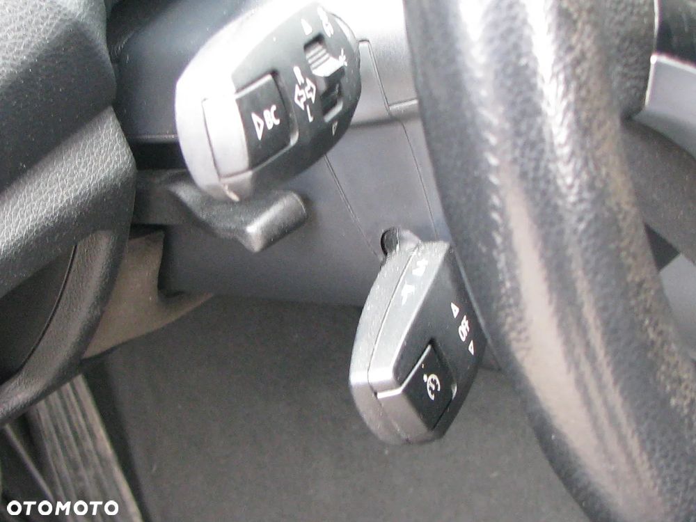 BMW Seria 1 118d DPF - 16