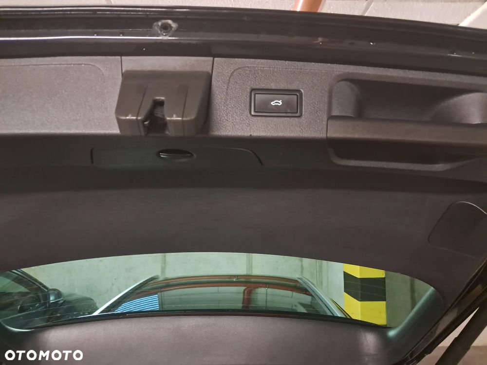 Volkswagen Passat Variant 2.0 TDI Business DSG - 17