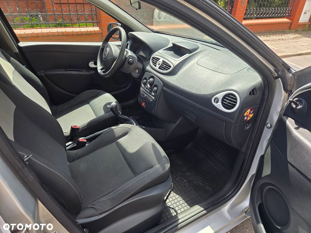 Renault Clio - 20