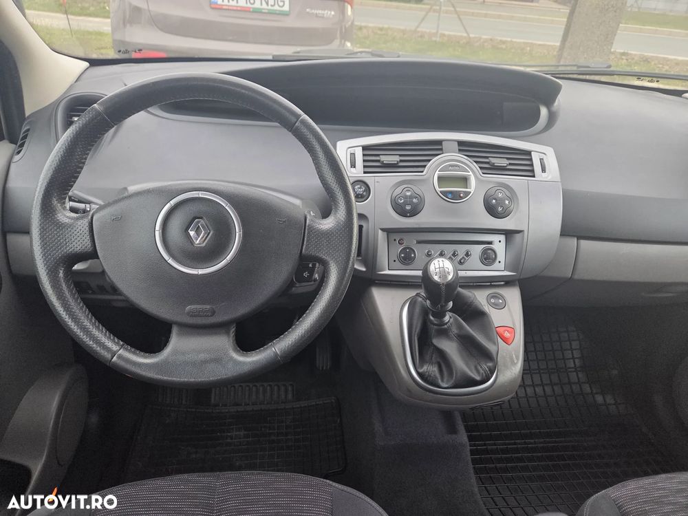 Renault Scenic 1.9 dCi FAP Privilege - 11