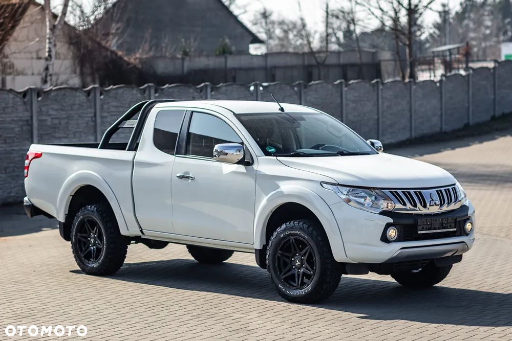 Mitsubishi L200 2.4 d DC Intense + - 8