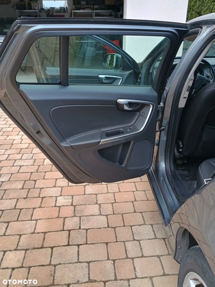 Volvo V60 D2 Geartronic Momentum - 16