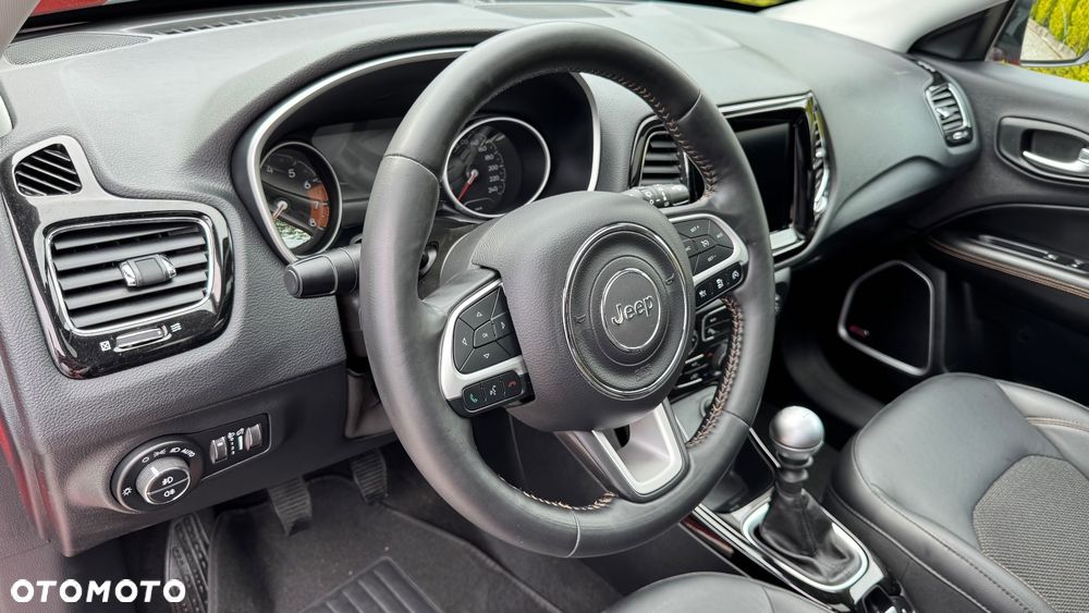 Jeep Compass - 26