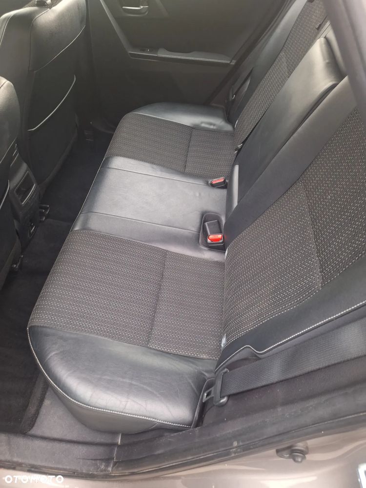 Toyota Auris 1.6 Prestige - 8