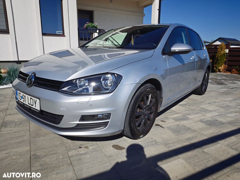 Volkswagen Golf - 2