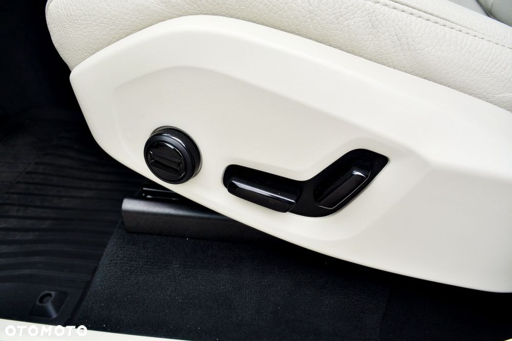 Volvo XC 90 T8 AWD Recharge Plus Bright - 25