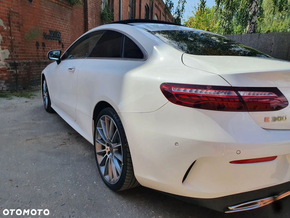 Mercedes-Benz Klasa E 300 9G-TRONIC AMG Line - 7