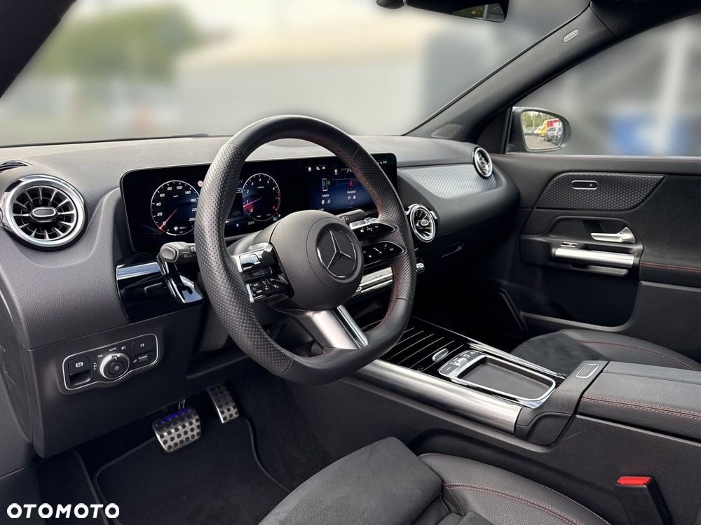 Mercedes-Benz GLA - 15