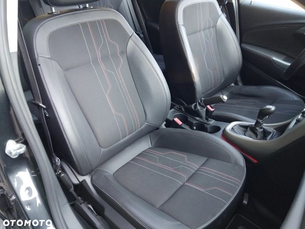 Opel Astra 1.4 Turbo 150 Jahre - 11