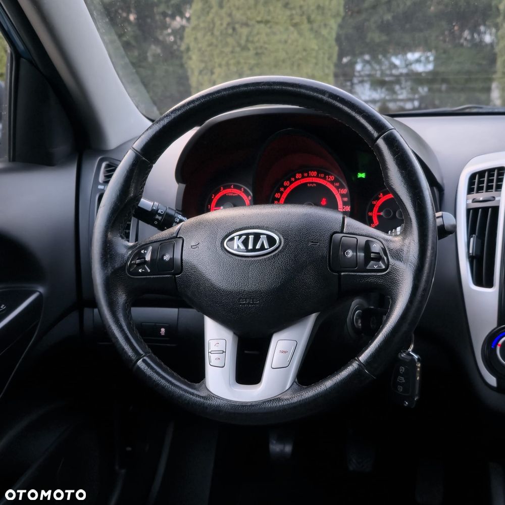Kia Ceed - 26