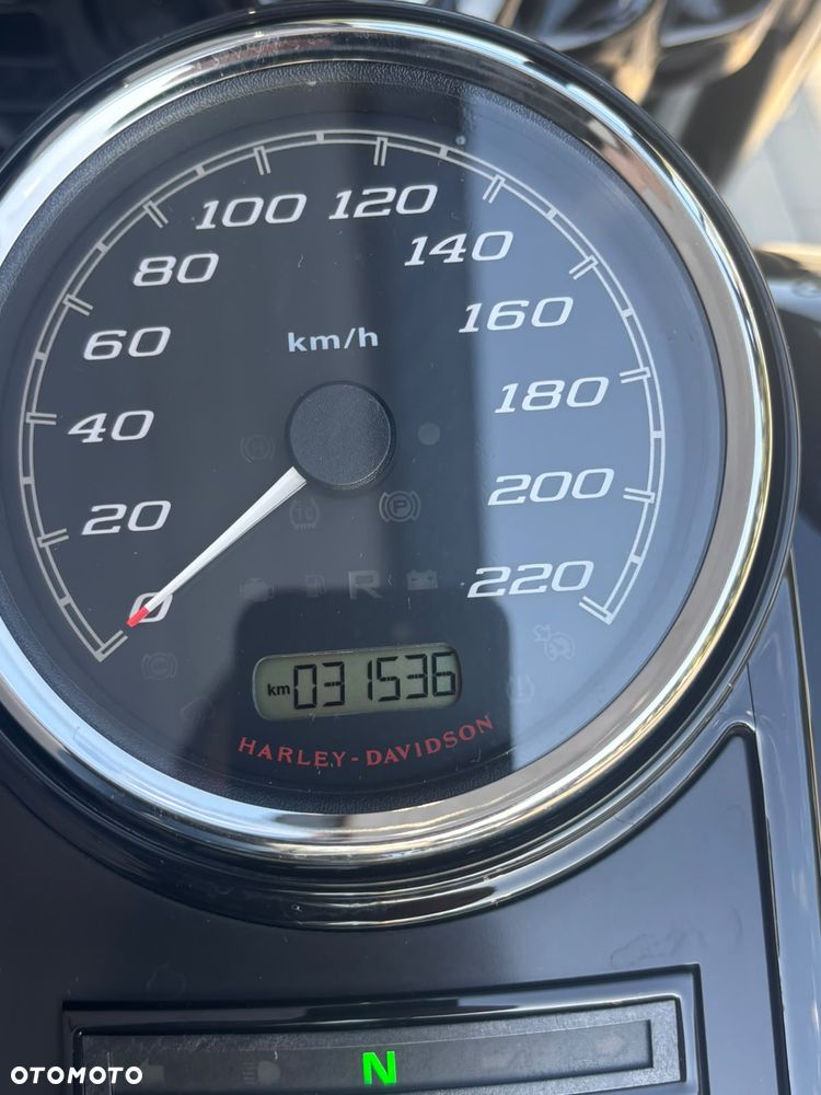 Harley-Davidson Touring Road King - 10