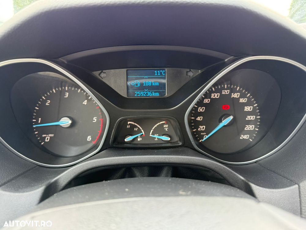 Ford Focus 1.6 TDCi DPF Start-Stopp-System Titanium - 14