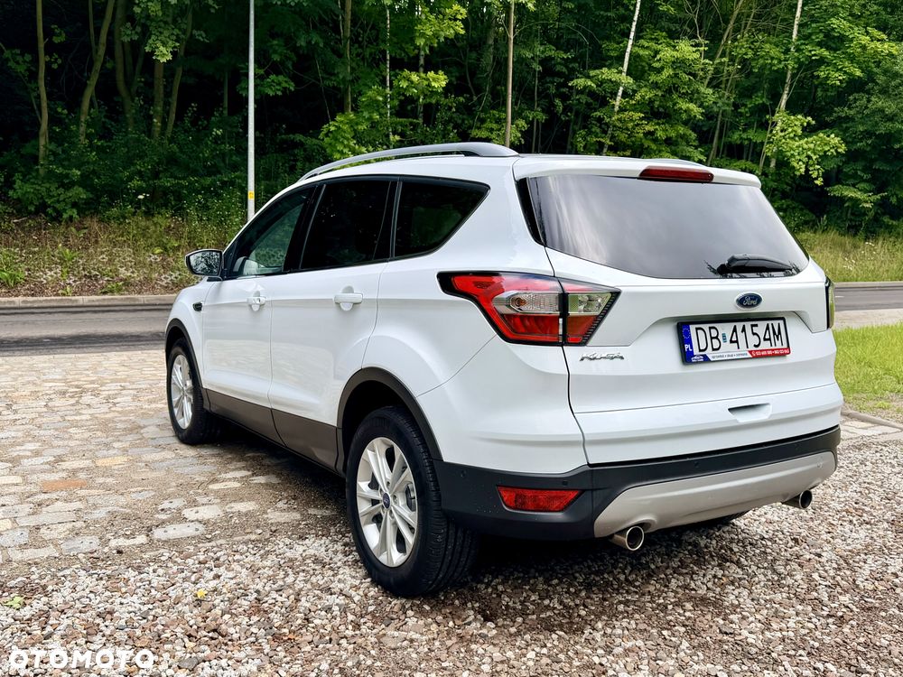 Ford Kuga 2.0 TDCi 2x4 Titanium - 16