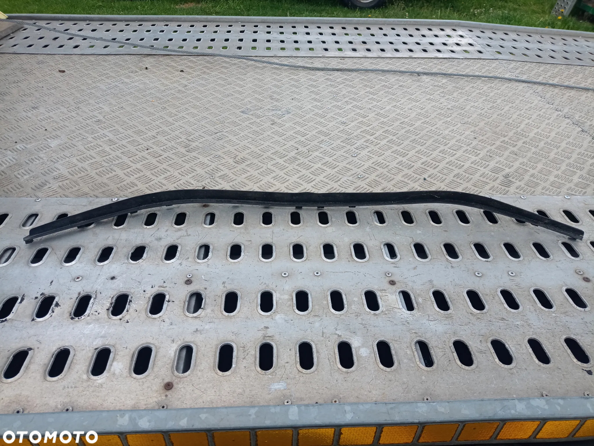 Listwa zgarniająca zderzaka przód 4G0807110 audi A6 c7 - 2