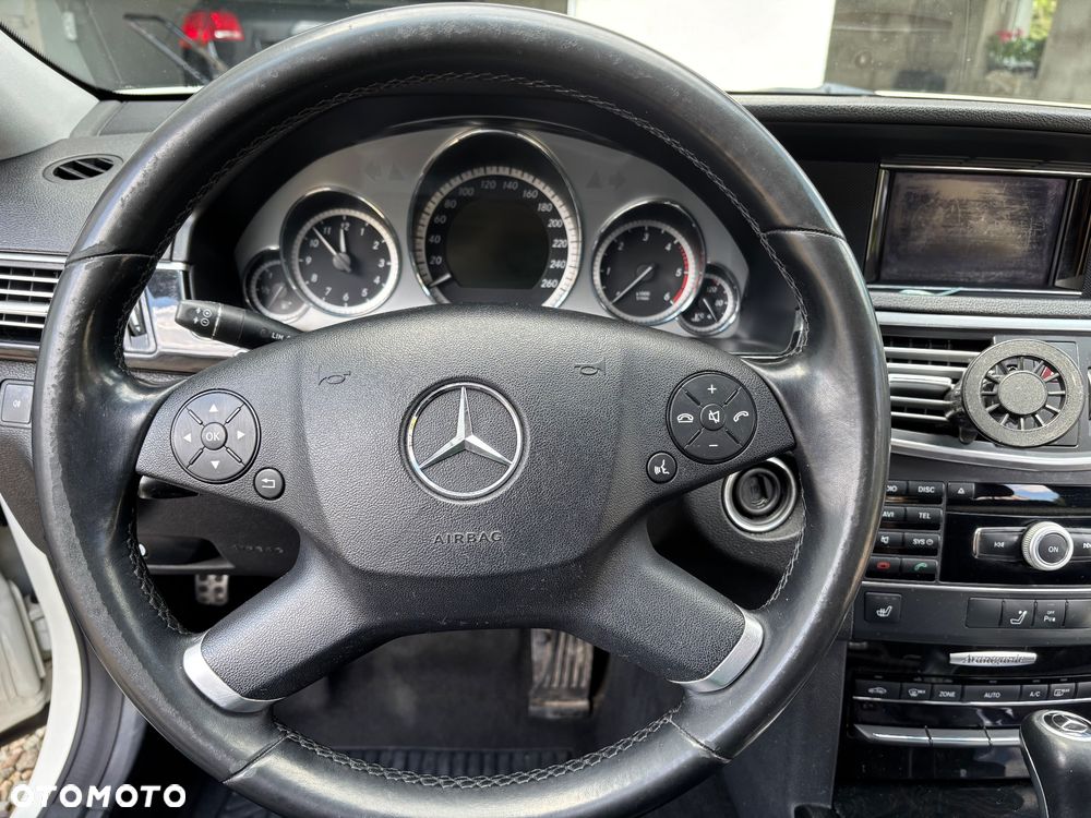 Mercedes-Benz Klasa E 220 CDI DPF BlueEFFICIENCY Automatik Avantgarde - 12