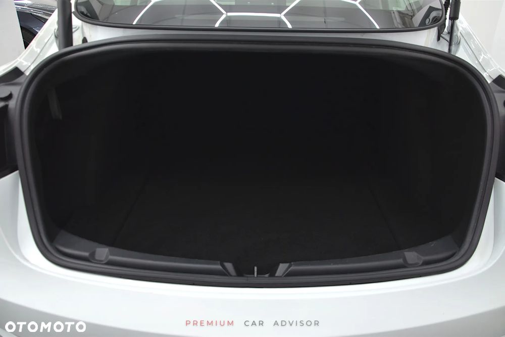 Tesla Model 3 - 17