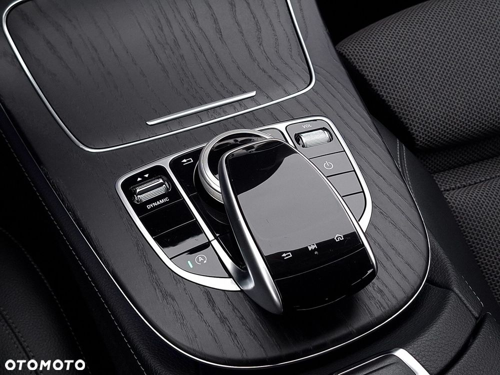 Mercedes-Benz Klasa E - 26