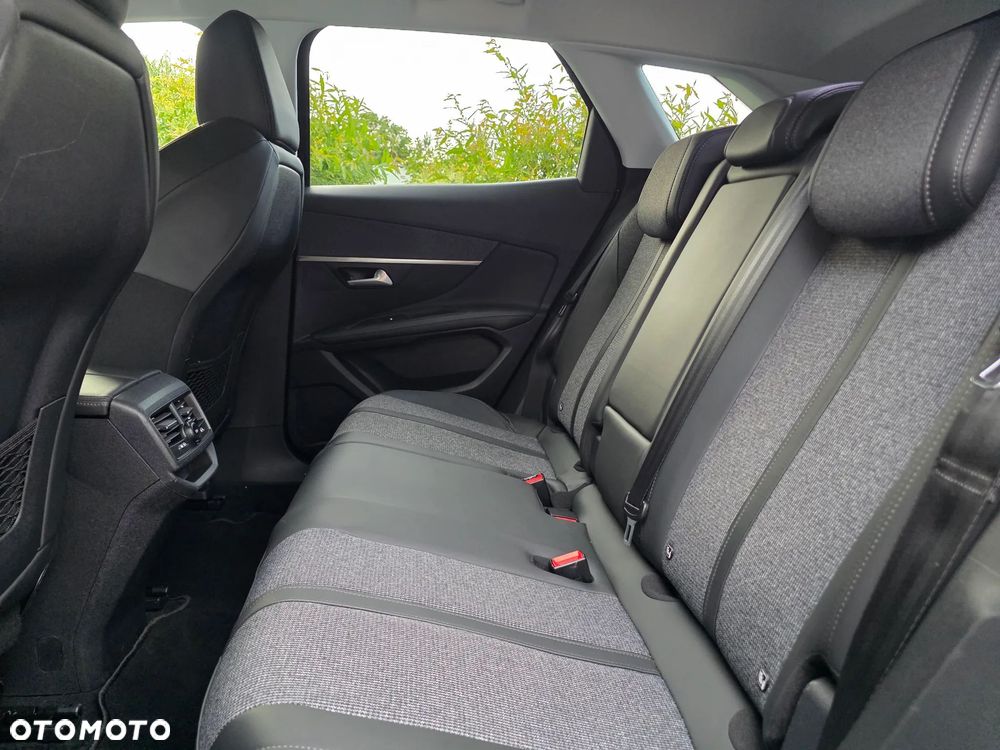 Peugeot 3008 1.5 BlueHDi Allure Pack S&S EAT8 - 32
