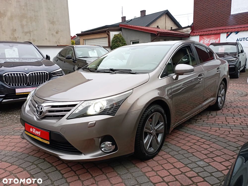 Toyota Avensis 1.8 Premium - 1
