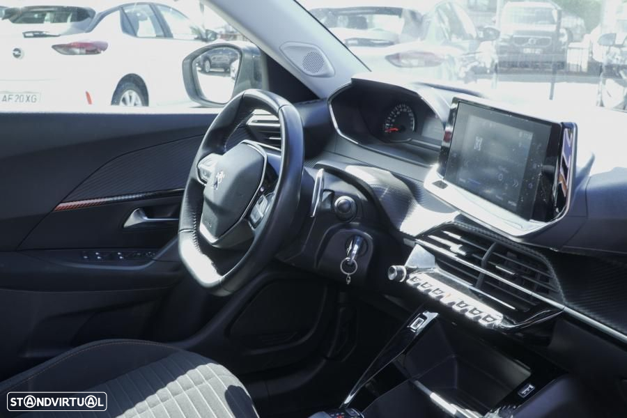 Peugeot 2008 1.2 PureTech Active EAT8 - 10