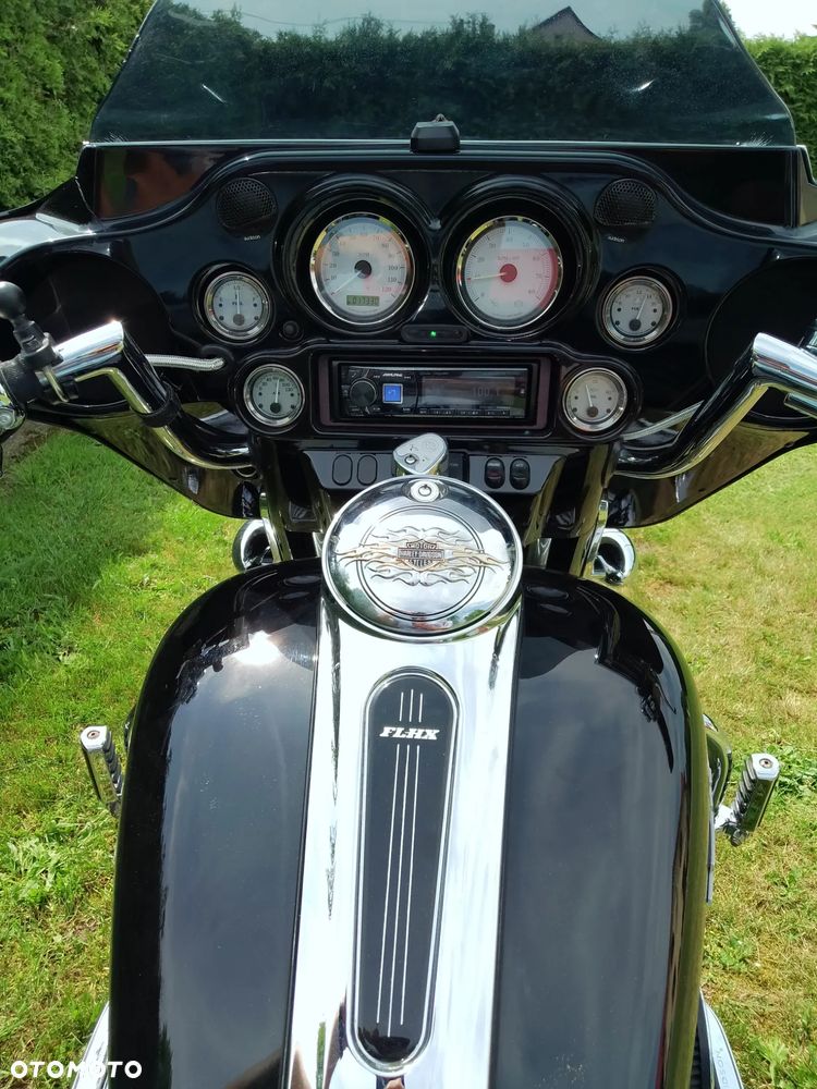 Harley-Davidson Touring Street Glide - 15