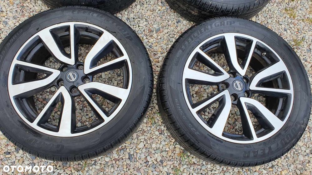 Felgi z oponami Nissan X-Trail - 2