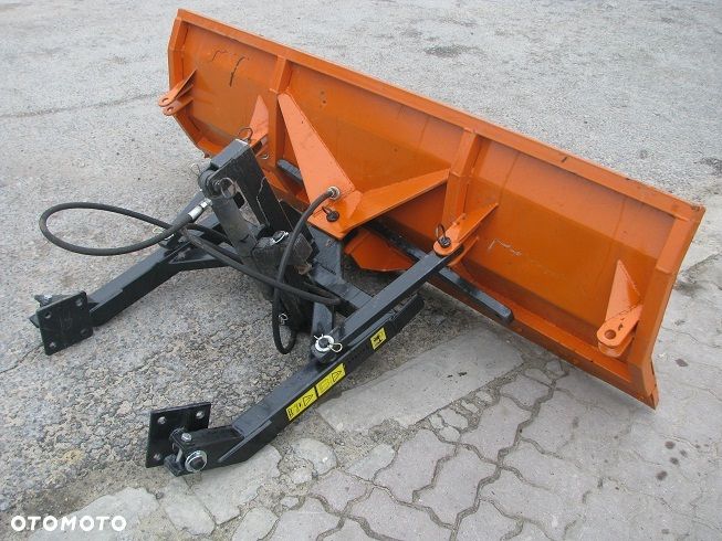 Pronar Posypywarka T-130, T-131, T-132, Piaskarka, Solarka, Rozsiewacz wapna i nawozów RCW, Piaskarka komunalna, solarka rozsiewacz piasku soli KŁOS, Rozsiewacz komunalny N 065 POM Augustów, Pług odśnieżny prosty, łamany, strzałka Ursus, Inter-Tech, Pronar - 31