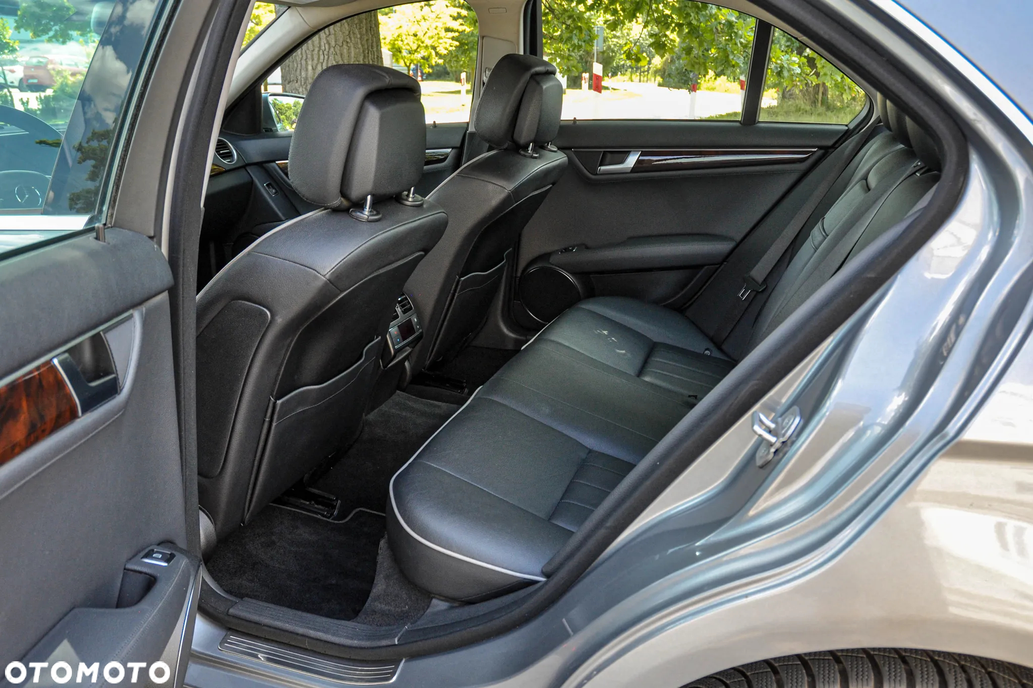 Mercedes-Benz Klasa C 350 BlueEff 4-Matic Elegance - 8