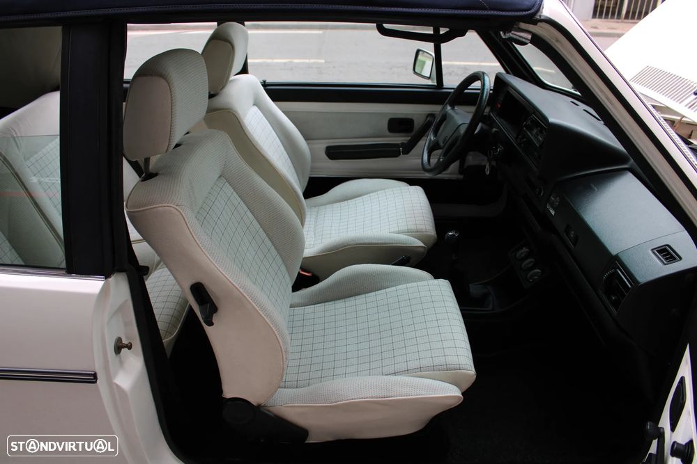 VW Golf Cabriolet 1.6 - 29