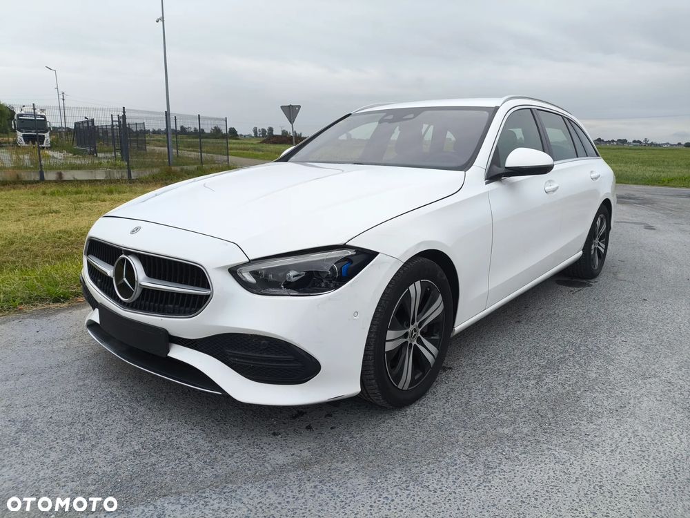 Mercedes-Benz Klasa C 200 4Matic 9G-TRONIC AMG Line - 3