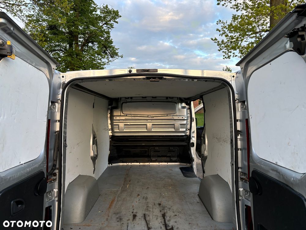 Opel Vivaro - 10