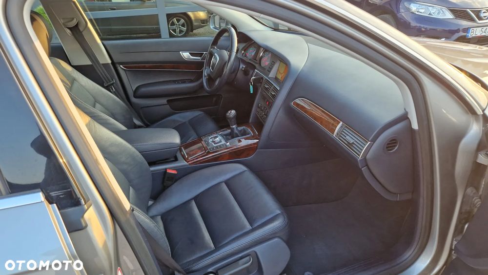 Audi A6 Limousine 2.4 - 8