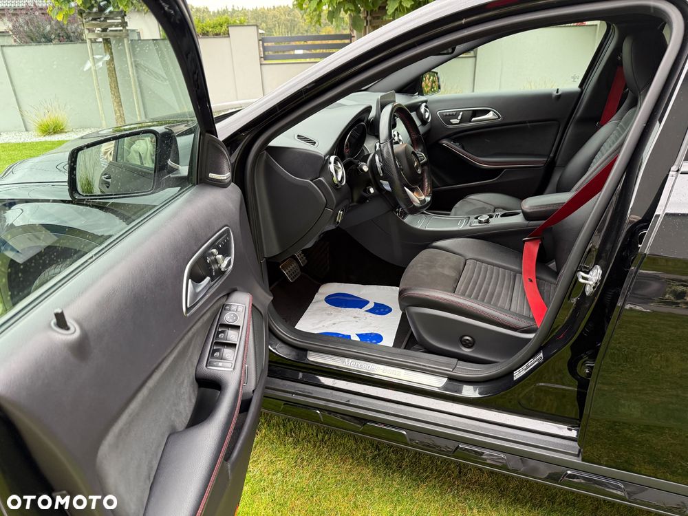 Mercedes-Benz GLA 200 7G-DCT AMG Line - 17