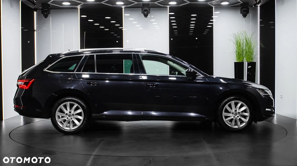 Skoda Superb 2.0 TDI SCR Style DSG - 8