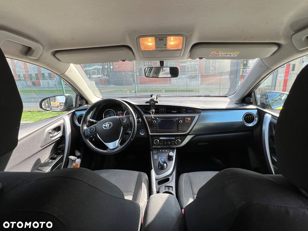Toyota Auris - 10