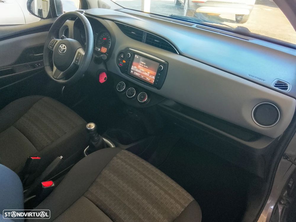 Toyota Yaris 1.0 VVT-i Comfort+P.Style - 12