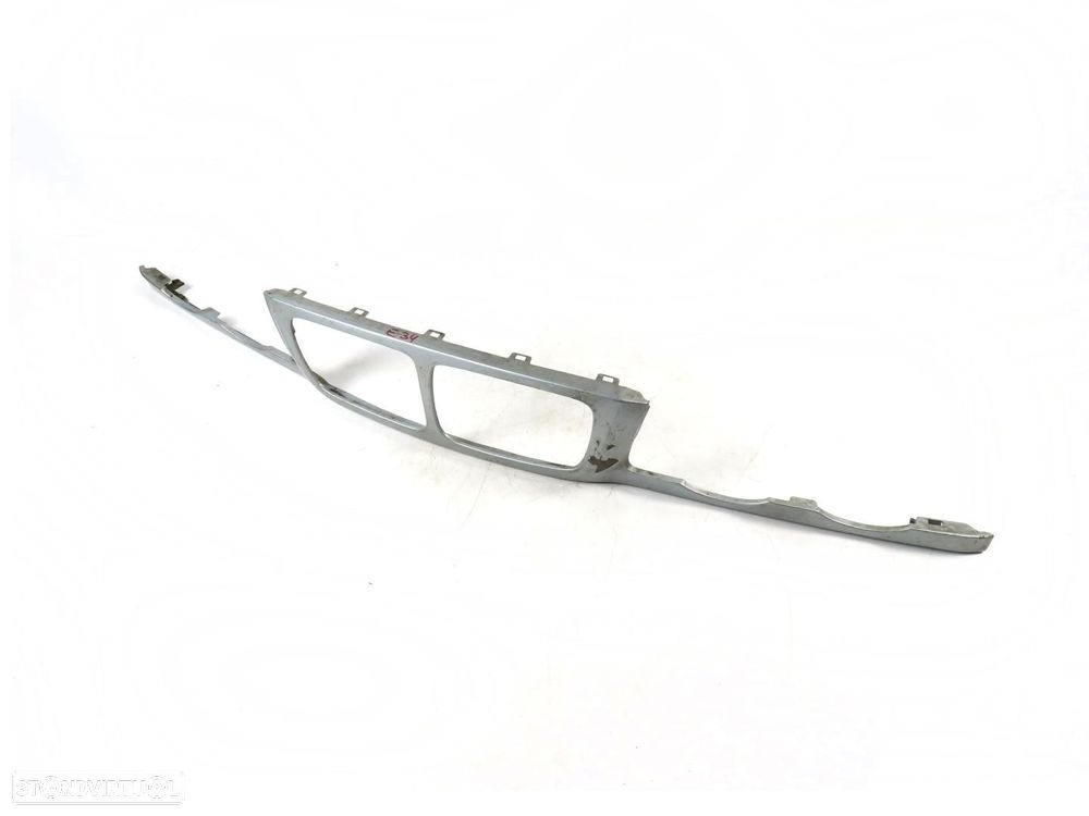 Resguardo / Guarnição Suporte da Grelha Frontal Usado / Original BMW 5 Touring (... - 2