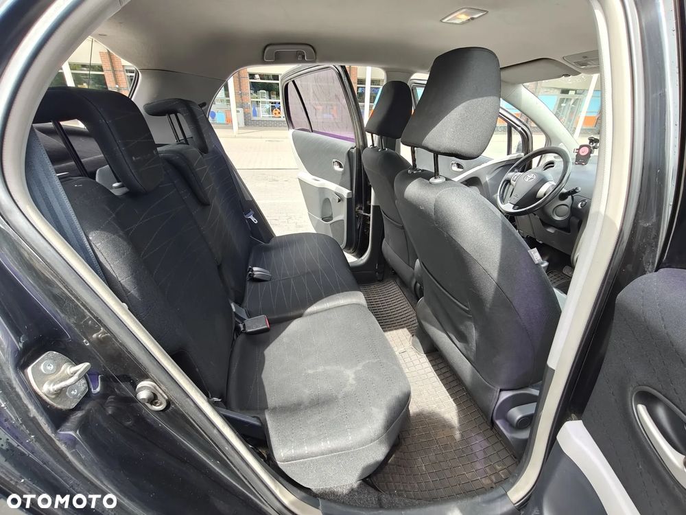 Toyota Yaris - 14